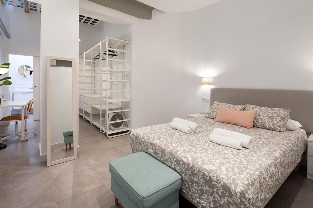 Loft Next To Calle Betis, Area Of Seville-sevillarooms Seville