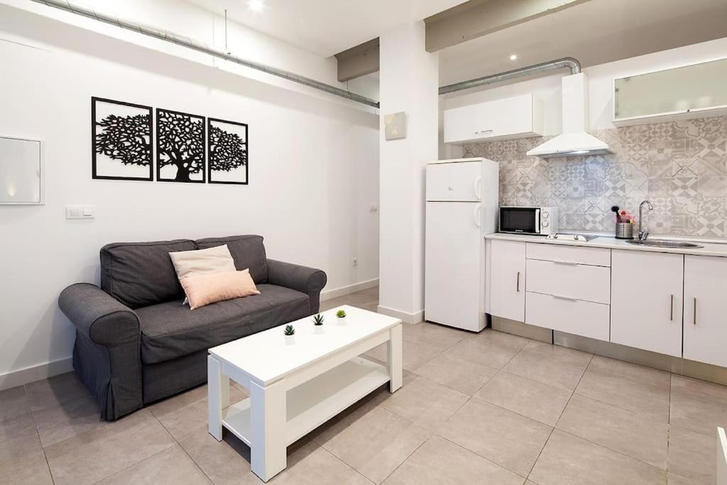 Loft Next To Calle Betis, Area Of Seville-sevillarooms Appartamento *
